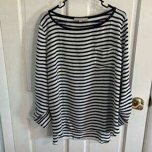 Ann Taylor- The Loft. Long sleeved blouse. 100% polyester. Like new. Size XL.